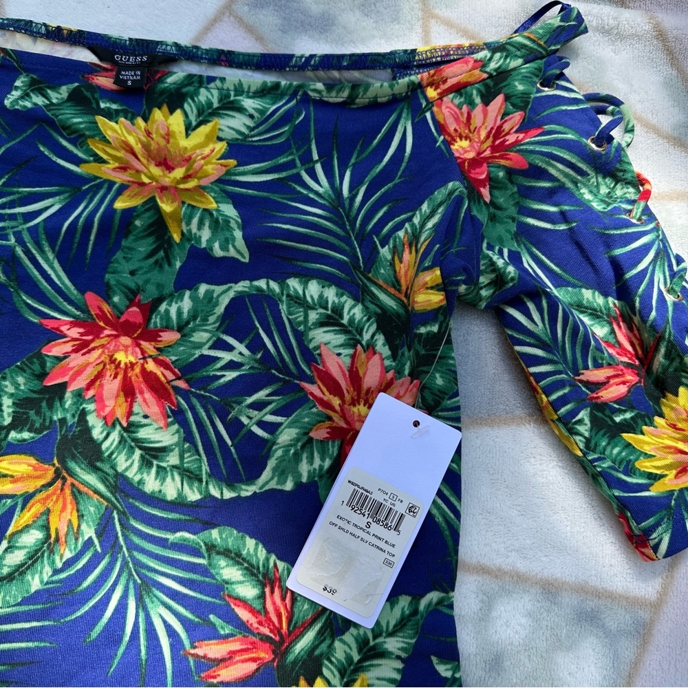 New Guess 🌸 Floral woman’s Shoulder off Top blue, green and orange, Size Small - Picture 3 of 6